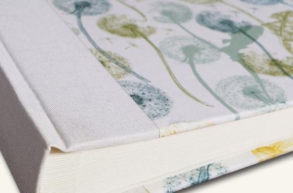 Photo album white motif dandelion
